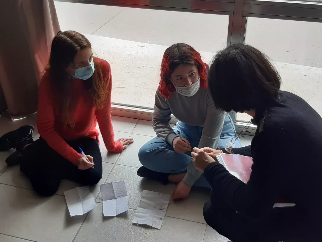 atelier de pratique artistique avec la Cie Adesso e sempre