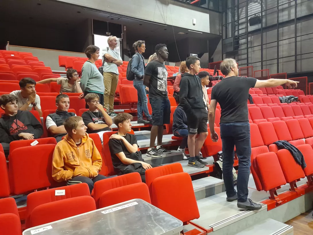 Visite du Théâtre et du décor de "L'oiseau de Prométhée"