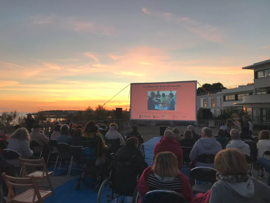 Projection du film "Le Phare du bout du monde" réalisé par Grégory Grosjean et Julien Lambert