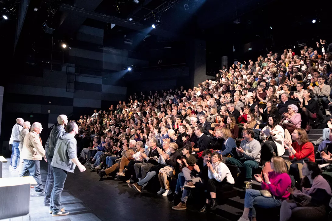 Visite du théâtre et premiers échanges avec le personnel du Centre pénitentiaire de Marseille avant d'assister ensemble au spectacle Marius de Joël Pommerat - Janvier 2025 © Vincent Beaume 