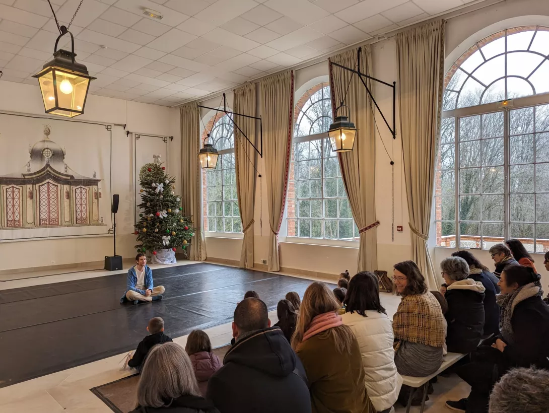 "Et si tu danses" de Marion Lévy au Château de Breteuil (Choisel) en janvier 2024. visuel d'un spectacle au Château de Breteuil